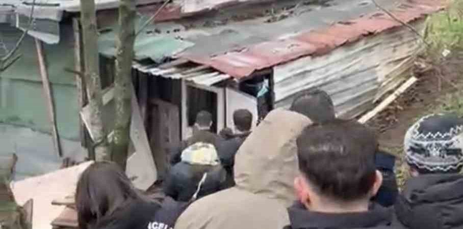 CESEDİ ORMANA GÖMÜP MAHKEMEDE BİRBİRİNİ SUÇLAYAN KARDEŞLER CEZADAN KURTULAMADI KAYIP OLARAK ARANIRKEN GÖMÜLÜ BULUNMUŞTU, SANIKLARIN CEZALARI BELLİ OLDU MAHSUN Ö.: "BENİ AĞABEYİM HABİL Ö. AZMETTİRDİ. PİŞMANIM" HABİL Ö.: "MAHSUN'UN ANLATTIĞI HER ŞEY YALAN. MAHSUN HIRSIZLIK YAPAR, HER SUÇU İŞLER. ONDAN HER ŞEY BEKLENİR"