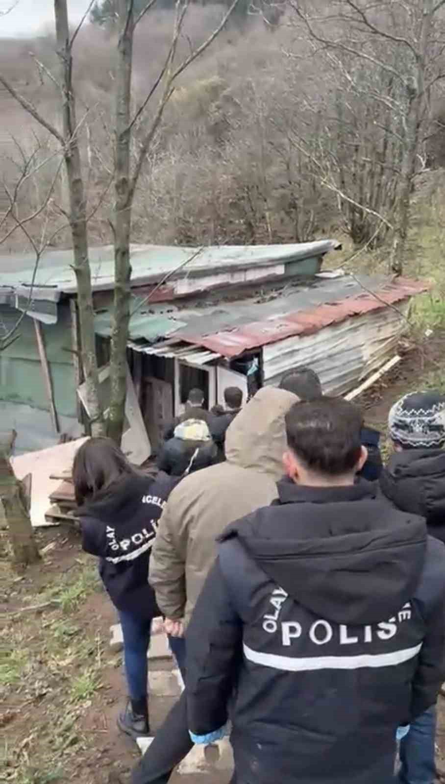 CESEDİ ORMANA GÖMÜP MAHKEMEDE BİRBİRİNİ SUÇLAYAN KARDEŞLER CEZADAN KURTULAMADI KAYIP OLARAK ARANIRKEN GÖMÜLÜ BULUNMUŞTU, SANIKLARIN CEZALARI BELLİ OLDU MAHSUN Ö.: "BENİ AĞABEYİM HABİL Ö. AZMETTİRDİ. PİŞMANIM" HABİL Ö.: "MAHSUN'UN ANLATTIĞI HER ŞEY YALAN. MAHSUN HIRSIZLIK YAPAR, HER SUÇU İŞLER. ONDAN HER ŞEY BEKLENİR"