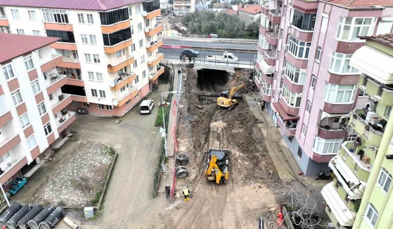 GÖLCÜK ULAŞLI'DA İNŞA EDİLEN ALT GEÇİT PROJESİYLE ULAŞIM KESİNTİSİZ HALE GELECEK
