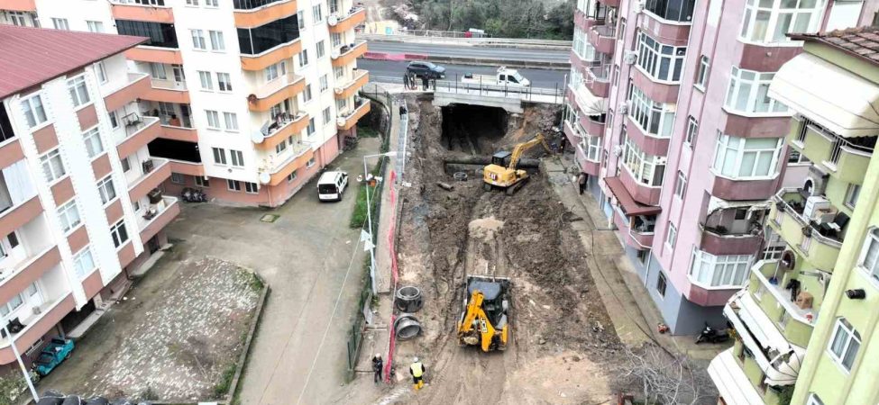 GÖLCÜK ULAŞLI'DA İNŞA EDİLEN ALT GEÇİT PROJESİYLE ULAŞIM KESİNTİSİZ HALE GELECEK