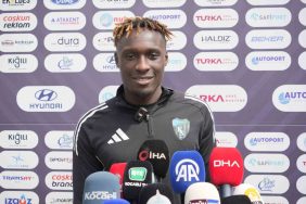 AGYEİ'DEN GALATASARAY MAÇI DEĞERLENDİRMESİ DAN AGYEİ: "TOP GİRMİŞ OLSAYDI, O MAÇI BÜYÜK İHTİMALLE KAZANIRDIK" KOCAELİSPOR, GÖZTEPE HAZIRLIKLARINA BAŞLADI