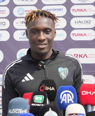 AGYEİ'DEN GALATASARAY MAÇI DEĞERLENDİRMESİ DAN AGYEİ: "TOP GİRMİŞ OLSAYDI, O MAÇI BÜYÜK İHTİMALLE KAZANIRDIK" KOCAELİSPOR, GÖZTEPE HAZIRLIKLARINA BAŞLADI