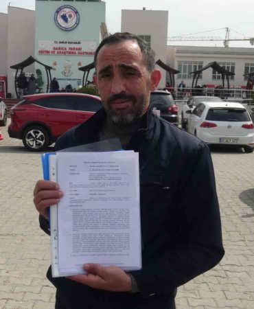 KURBAN BAYRAMI'NDA PARMAĞINI KESTİ, BAŞINA GELMEYEN KALMADI BIÇAK KESİĞİ YÜZÜNDEN HEM UZVUNDAN HEM İŞİNDEN OLDU