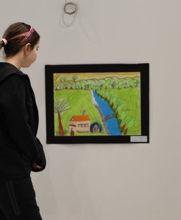 KARTEPE'DE ÖĞRENCİLERİN 23 NİSAN TEMALI ESERLERİ SERGİLENİYOR