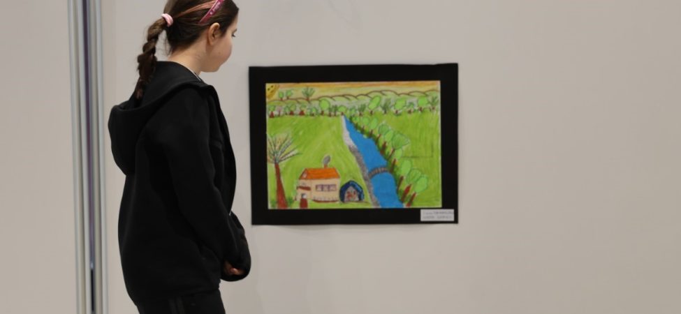 KARTEPE'DE ÖĞRENCİLERİN 23 NİSAN TEMALI ESERLERİ SERGİLENİYOR