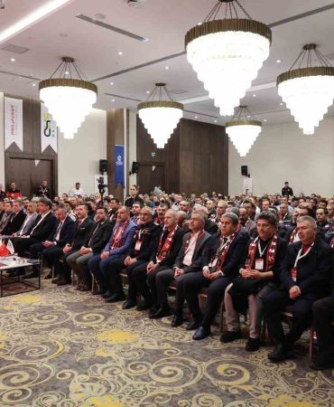 81 İLİN İTFAİYECİLERİ KOCAELİ'DE BULUŞTU