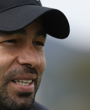 SELÇUK İNAN, KONYASPOR MAÇINDA YAŞANANLARI İLK KEZ ANLATTI! KOCAELİSPOR TEKNİK DİREKTÖRÜ SELÇUK İNAN: "OYUNCULAR KAVGA ETMESİN, KIRMIZI KART GÖRMESİN DİYE ANLIK BİR REAKSİYONDU" "ÖNÜMÜZDEKİ SENE GÜÇLÜ BAŞLANGIÇ YAPMAK ÖNCELİĞİMİZ" "KOCAELİSPOR'A İYİ Kİ GELMİŞİZ" "BURADA BİR ŞEYLER BAŞARMAK İSTİYORUM" "NEREDEYSE BÜTÜN KİRALIK OYUNCULARIMDAN MEMNUNUM" "OYUNCULAR KAVGA ETMESİN DİYE ANLIK REAKSİYONDU" "İNİŞ - ÇIKIŞLAR BÜTÜN TAKIMLARDA YAŞANIYOR" "EŞİM DE ARTIK BİLİYOR, BU HAYATTA EN SEVDİĞİM ŞEY; İŞİM"