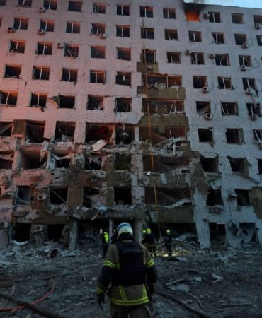 RUSYA, GECE BOYU UKRAYNA'YI VURDU: 1'İ ÇOCUK 17 ÖLÜ