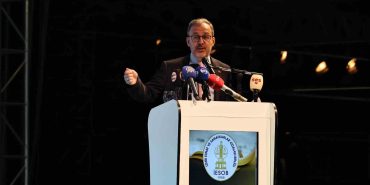 KASAPOĞLU: "ESNAFIMIZI HAKİR GÖRENLERE ASLA MÜSAADE ETMEYECEĞİZ" "KILIK KIYAFETE BAKARAK DEĞİL, ÜRETİMLE, GAYRETLE ALIN TERİYLE YÜRÜYORUZ"