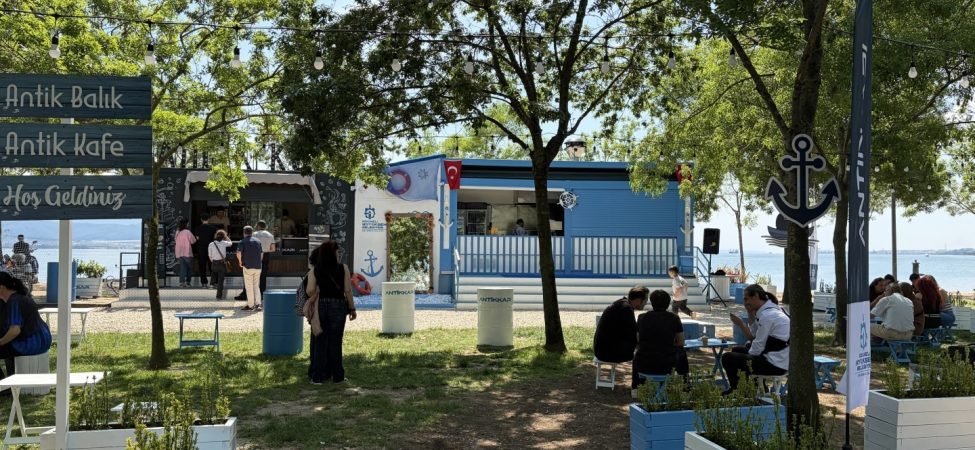 "ANTİK BALIK" ÜÇÜNCÜ ŞUBESİNİ İZMİT SAHİLİNDE AÇTI