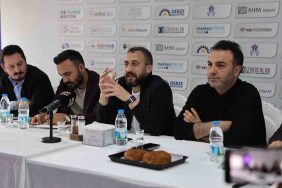 GEBZESPOR'DA YENİ DÖNEM BÜTÇESİ 200 MİLYON TL GEBZESPOR BAŞKANI YUSUF ÖZTÜRK: "HEDEFİMİZ ŞAMPİYONLUK" "30 YAŞ ÜSTÜ VE ÜST LİGLERDEN TRANSFER YAPMAYACAĞIZ" "GENÇ VE BAŞARIYA AÇ OYUNCULARI SEÇECEĞİZ"