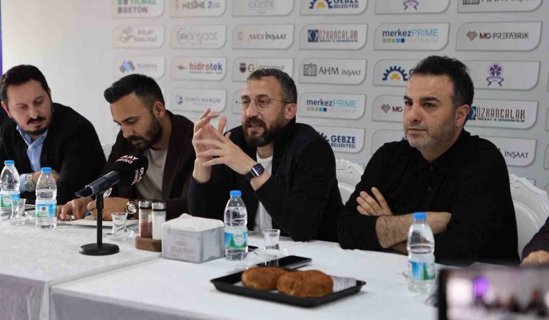 GEBZESPOR'DA YENİ DÖNEM BÜTÇESİ 200 MİLYON TL GEBZESPOR BAŞKANI YUSUF ÖZTÜRK: "HEDEFİMİZ ŞAMPİYONLUK" "30 YAŞ ÜSTÜ VE ÜST LİGLERDEN TRANSFER YAPMAYACAĞIZ" "GENÇ VE BAŞARIYA AÇ OYUNCULARI SEÇECEĞİZ"