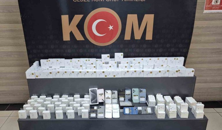İŞ YERİNDE SAHTE 75 BİN DOLAR ELE GEÇİRİLDİ