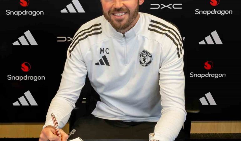 MANCHESTER UNİTED, 2 YIL DAHA MİCHAEL CARRİCK’E EMANET