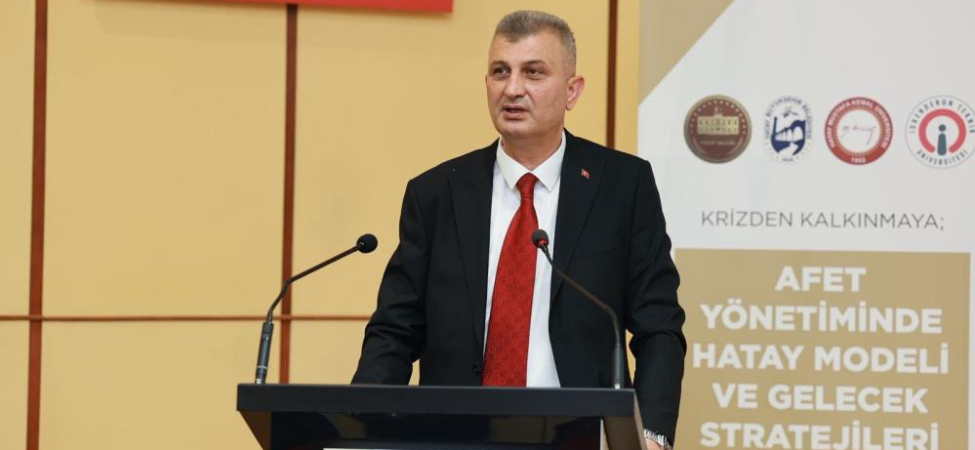 Başkan Sezer, Hatay'da afet yönetimi ve koordinasyon deneyimlerini paylaştı (3)