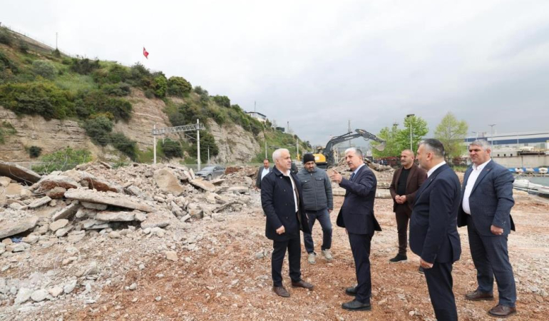Diliskelesi sahili ikinci etap projesinde ilk kazma vuruldu (2)