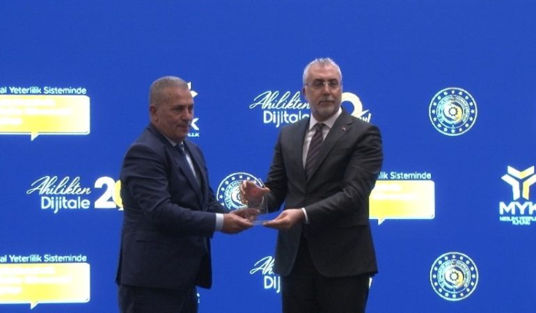 BAKAN IŞIKHAN: "SGK'YA OLAN BORÇLARDA MEVCUTTA 36 AY OLAN TECİL-TAKSİTLENDİRME SÜRESİNİ 72 AYA ÇIKARIYORUZ"