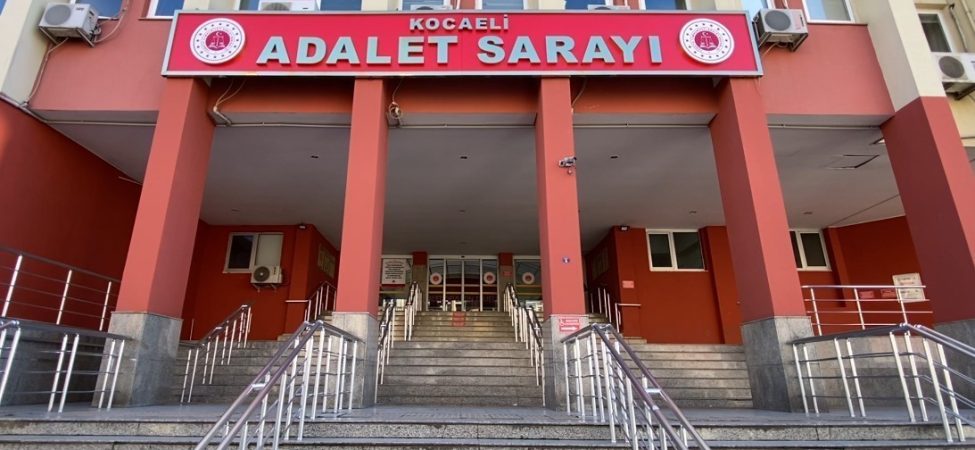 BAĞ EVİNDEN DEPOYA UZANAN İŞKENCE İDDİASI SANIĞIN SAVUNMASINDA "PAKETİN HAZIR" DETAYI "SABAHA KARŞI EMRE BENİ GÖRÜNTÜLÜ ARADI, 'PAKETİN HAZIR' DEDİ"