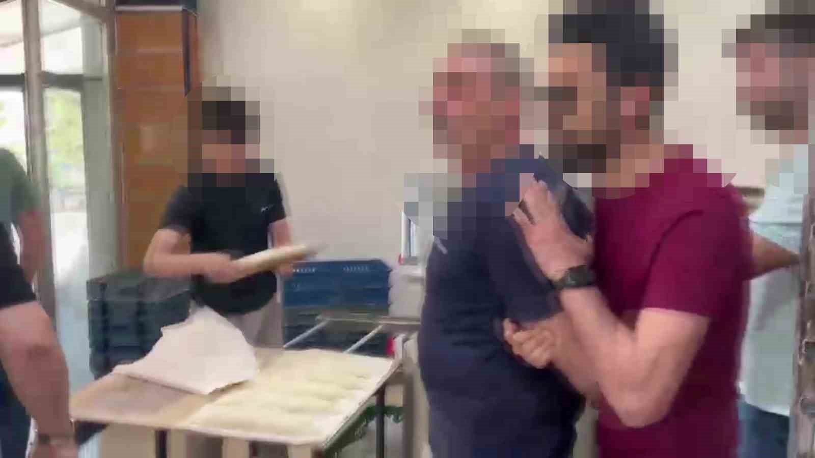 8 AYRI SUÇTAN ARANAN VE 24 YIL HAPİS CEZASI BULUNAN FİRARİ EKMEK FIRININDA YAKALANDI
