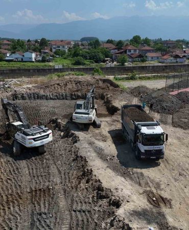 19 MAYIS’TA TEMEL KAZILARI BAŞLADI SPOR SALONU İNŞAATI BAŞLADI