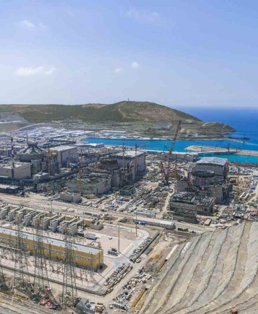 AKKUYU NÜKLEER ENERJİ SANTRALİ'NDE İLK ÜNİTEYE TEMSİLİ NÜKLEER YAKIT YÜKLENDİ BAKAN BAYRAKTAR: "TÜRKİYE'NİN NÜKLEER ENERJİDE YENİ BİR DÖNEME GEÇMESİNİ HEDEFLİYORUZ"