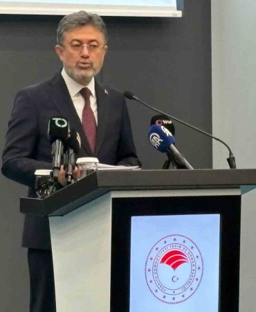 BAKAN YUMAKLI: "SUYU KAYBEDEN GELECEĞİNİ DE KAYBEDER"