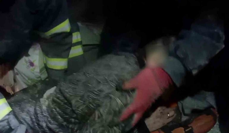 ÖLÜMLE YAŞAM ARASINDAKİ NEFES KESEN MÜCADELE KAMERADA KAHRAMANLARIN ZORLU MESAİSİ KASK KAMERALARINDA GARAJDAN ÇIKTIKLARI AN RİSK BAŞLIYOR: SANİYELERLE YARIŞAN İTFAİYECİLERİN GÖRÜNMEYEN YÜZÜ