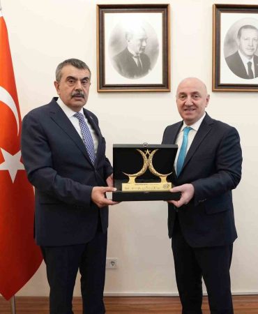 DARICA'YA 5 YENİ EĞİTİM KURUMU VE TURİZM LİSESİ KAZANDIRILACAK