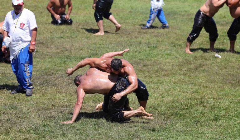 KOCAELİ'DE 18. SEKAPARK ALTINKEMER YAĞLI GÜREŞLERİ 12 HAZİRAN'DA BAŞLAYACAK