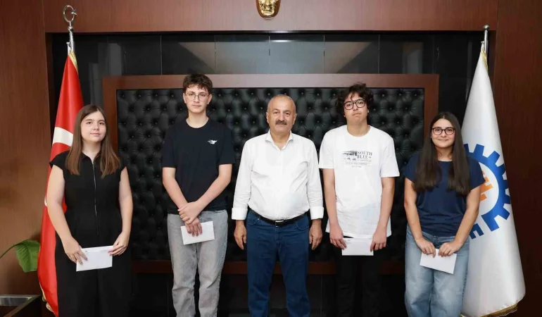 Gebze’den 4 öğrenci LGS’de 500 tam puan aldı