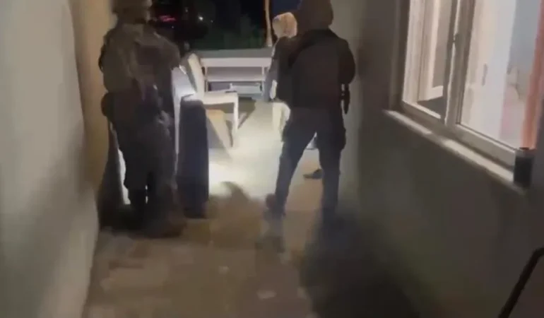 Kocaeli’de iş yerini benzin dökerek yakmaya çalıştılar: 5 gözaltı