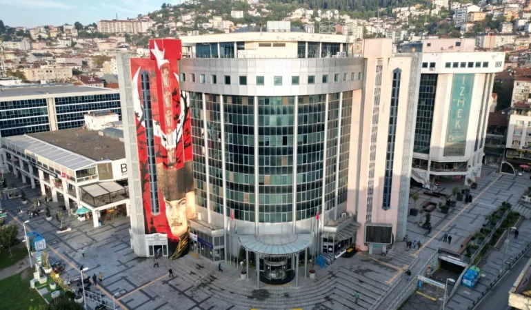 İzmit Belediyesi soruşturmasında 21 şüpheliye tutuklama talebi