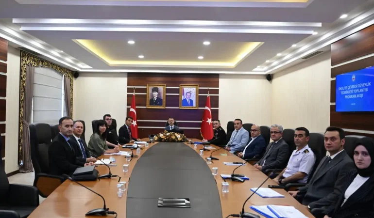 Okul ve Çevresi Güvenlik Tedbirleri Toplantısı, Vali Aktaş Başkanlığında Yapıldı